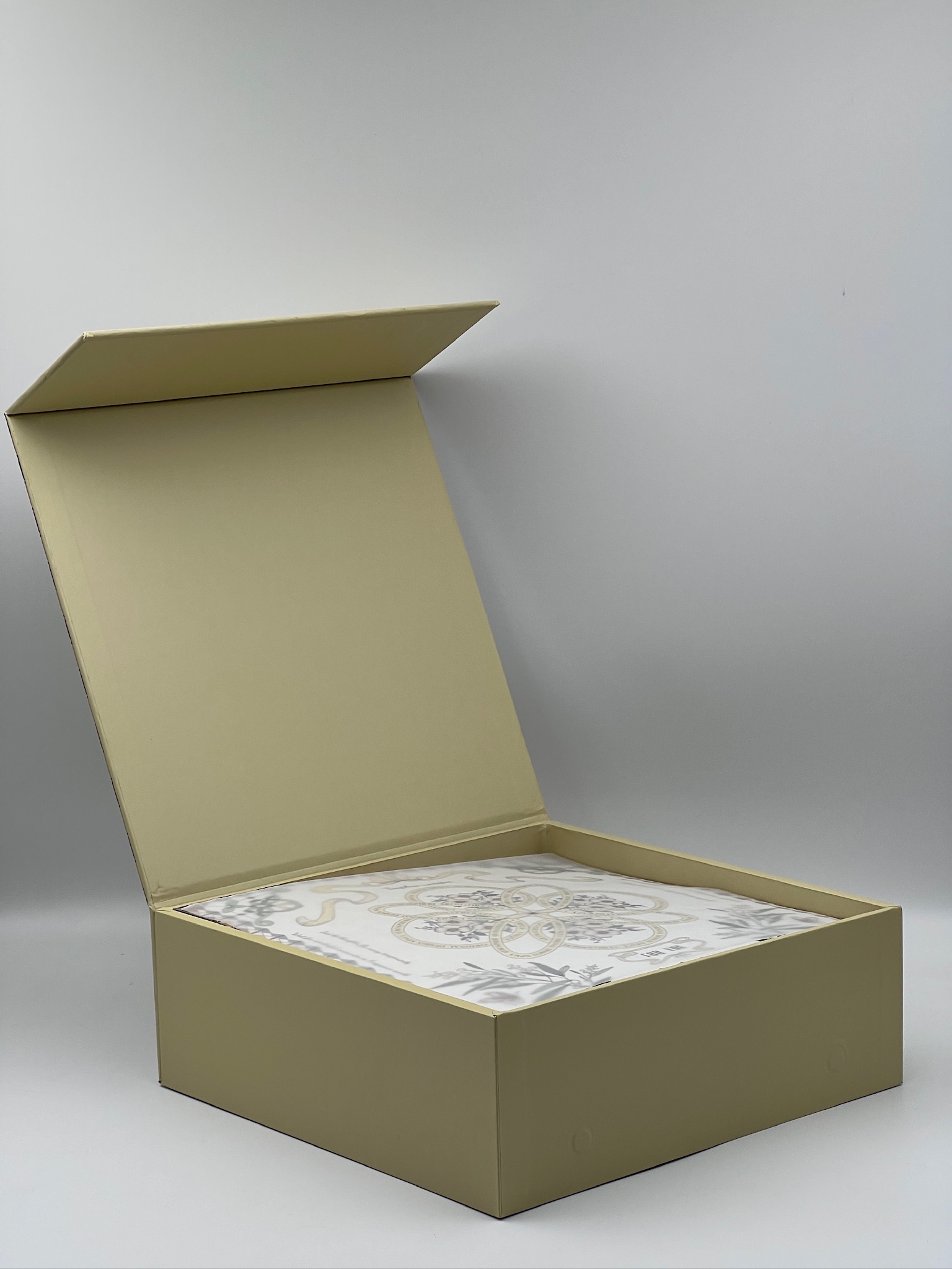 Fashion and direct-to-consumer packaging review scenario